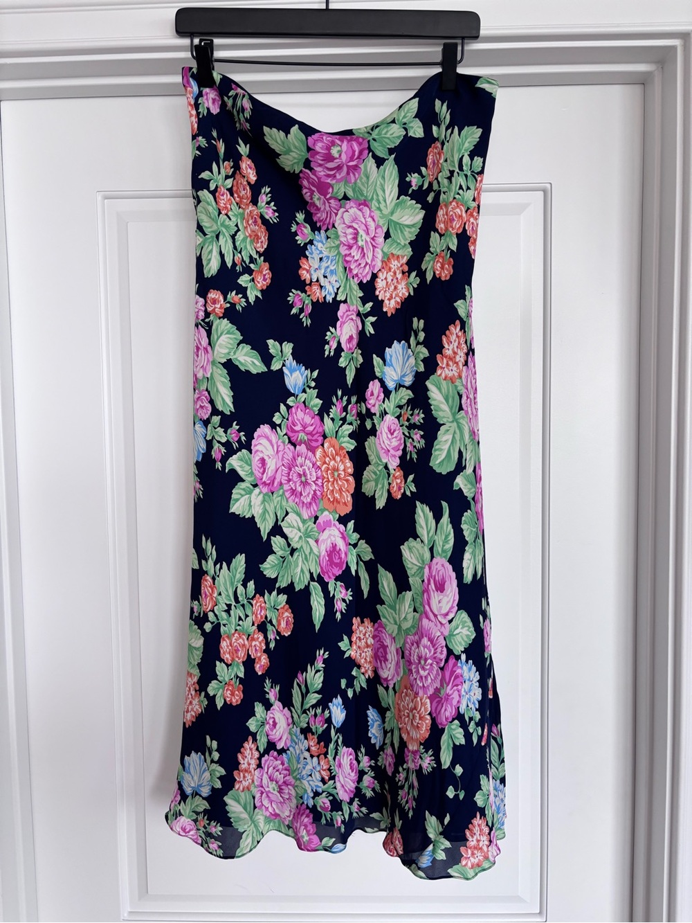 Jones New York Signature silk navy floral skirt